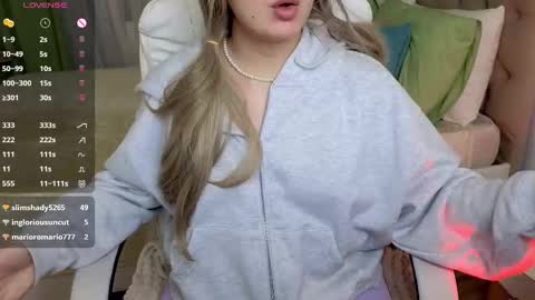 Snapshot of baby_debbie chatting on February 2025 01:11:02 AM Debora online show from February 2025 01:11:02 AM