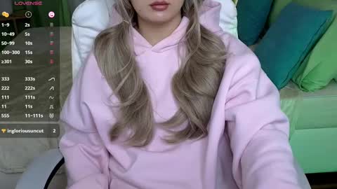 Snapshot of baby_debbie chatting on February 2025 07:47:02 PM Debora online show from February 2025 07:47:02 PM