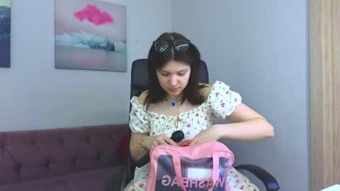 Evalena maybe just Eva online show from May 2026 05:12:01 AM