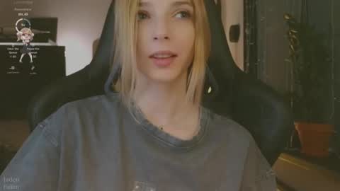 Snapshot of baby_gopn1k chatting on December 2024 05:16:02 AM baby gopn1k online show from December 2024 05:16:02 AM