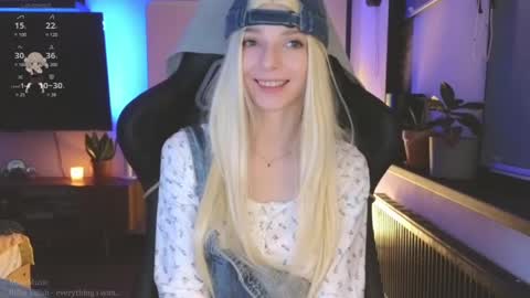 Snapshot of baby_gopn1k chatting on January 2025 05:05:01 AM baby gopn1k online show from January 2025 05:05:01 AM