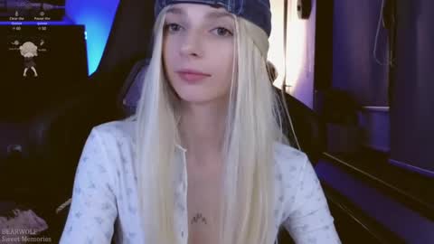 Snapshot of baby_gopn1k chatting on February 2025 06:11:02 PM baby gopn1k online show from February 2025 06:11:02 PM