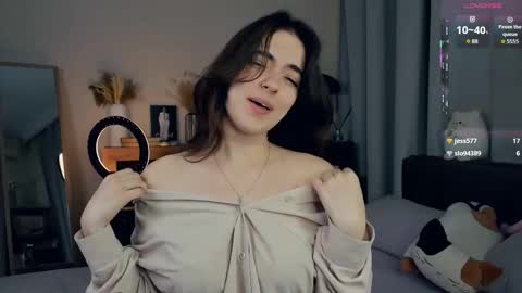 Emily online show from September 2025 07:19:01 AM