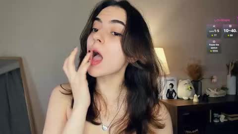 Emily online show from November 2025 07:20:02 AM