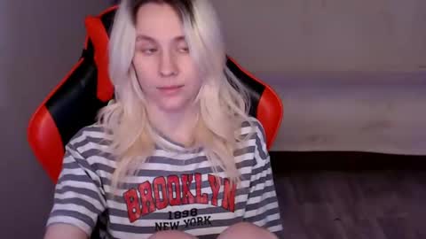 Snapshot of baby_kitte chatting on December 2024 10:45:02 AM baby_kitte online show from December 2024 10:45:02 AM