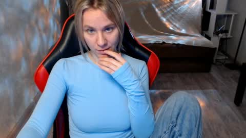 baby_kitte online show from April 2026 03:04:02 AM