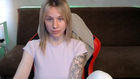 baby_kitte online show from May 2026 10:10:01 AM