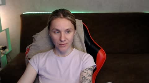 baby_kitte online show from May 2026 02:45:01 PM