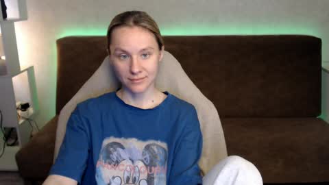 baby_kitte online show from May 2026 04:09:02 AM