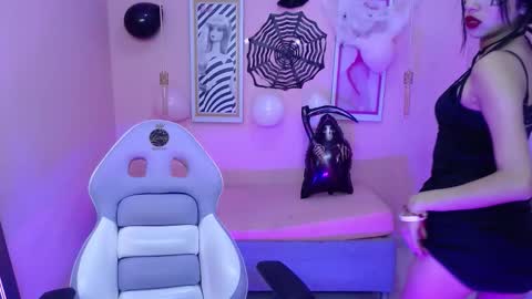 baby_kitty_x online show from October 2025 01:01:02 PM