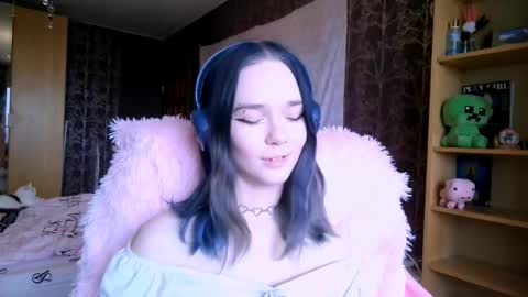 Snapshot of baby_onface chatting on April 2026 08:18:01 AM Alice online show from April 2026 08:18:01 AM