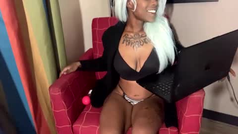baby_tsunami online show from September 2025 04:18:01 PM
