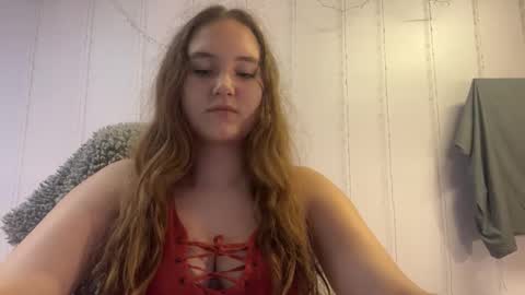 Snapshot of babyblissxx chatting on September 2025 09:59:02 PM Katerina online show from September 2025 09:59:02 PM