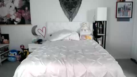 Snapshot of babyempathy chatting on October 2025 09:37:01 PM akira online show from October 2025 09:37:01 PM