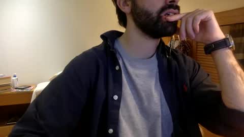 Tom A.    online show from December 2024 06:21:01 PM