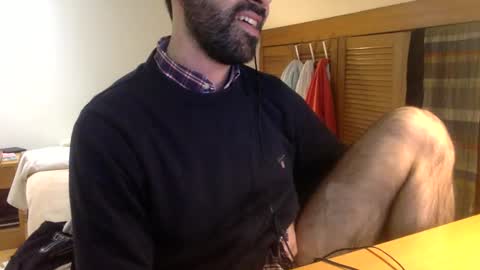 Tom A.    online show from January 2025 07:40:01 PM