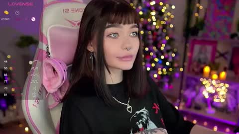 Snapshot of babyroxynill chatting on December 2024 10:51:01 PM Nika online show from December 2024 10:51:01 PM