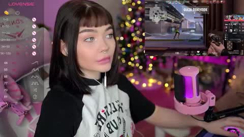 Snapshot of babyroxynill chatting on January 2025 02:07:02 AM Nika online show from January 2025 02:07:02 AM