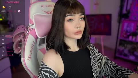 Snapshot of babyroxynill chatting on January 2025 10:28:02 PM Nika online show from January 2025 10:28:02 PM