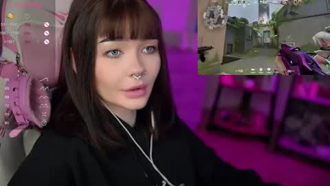 Snapshot of babyroxynill chatting on February 2025 02:08:02 AM Nika online show from February 2025 02:08:02 AM