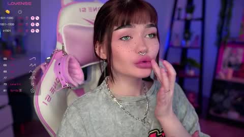 Snapshot of babyroxynill chatting on March 2025 11:22:02 PM Nika online show from March 2025 11:22:02 PM