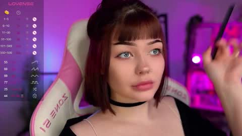 Snapshot of babyroxynill chatting on September 2025 09:27:01 PM Nika online show from September 2025 09:27:01 PM