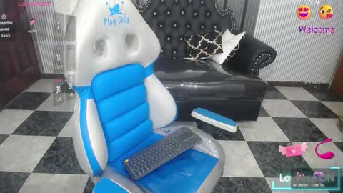 Snapshot of babyschoolgiirl chatting on December 2025 02:18:01 AM Xime Lions online show from December 2025 02:18:01 AM