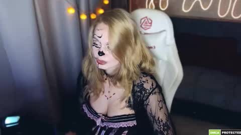 Lin online show from October 2025 03:24:01 PM