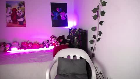 Snapshot of bad_girl_2003 chatting on February 2025 01:43:01 AM Angeles online show from February 2025 01:43:01 AM