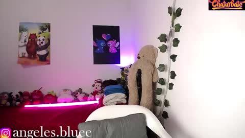 Snapshot of bad_girl_2003 chatting on March 2025 10:42:01 PM Angeles online show from March 2025 10:42:01 PM