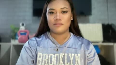AMARA - FOLLOW ME AND THUMBS UP online show from June 2026 01:07:02 AM