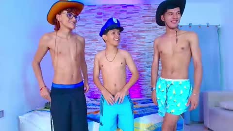 Snapshot of badboy_twinks chatting on October 2025 07:25:02 PM badboy_twinks online show from October 2025 07:25:02 PM