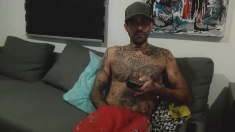 BadCouple  online show from September 2025 02:11:02 AM