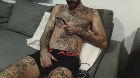 BadCouple  online show from September 2025 04:17:01 AM