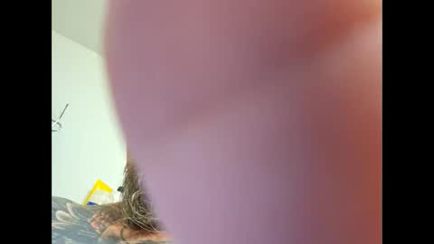 baddevil_dog online show from November 2025 01:16:02 AM