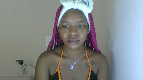 sweetberry online show from February 2026 05:44:02 AM