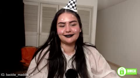 Snapshot of baddie_maddie_ chatting on November 2025 08:16:02 AM want custom text me through my snap 3 online show from November 2025 08:16:02 AM