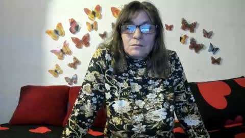 Snapshot of badgg chatting on December 2024 03:20:02 PM Gina online show from December 2024 03:20:02 PM