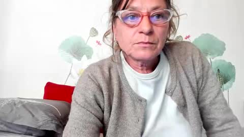 Snapshot of badgg chatting on April 2026 02:43:01 PM Gina online show from April 2026 02:43:01 PM