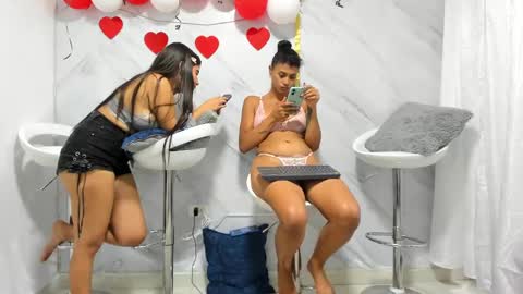 Snapshot of badgirls_000 chatting on February 2025 01:08:01 AM candy and dayan online show from February 2025 01:08:01 AM