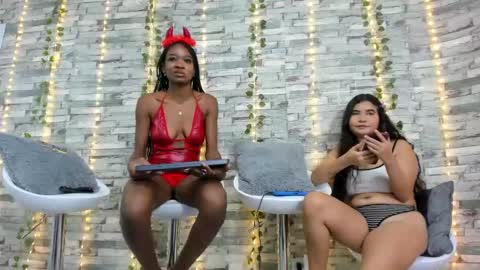 Snapshot of badgirls_000 chatting on March 2025 09:54:02 PM candy and dayan online show from March 2025 09:54:02 PM