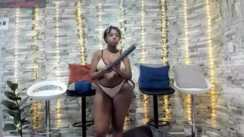 Snapshot of badgirls_000 chatting on October 2025 11:00:02 AM candy and dayan online show from October 2025 11:00:02 AM