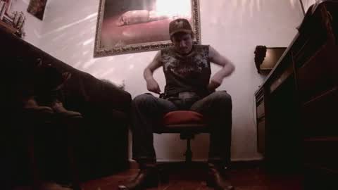 Snapshot of badhombremx chatting on April 2026 01:58:02 AM Mexican livin Off the Wall online show from April 2026 01:58:02 AM