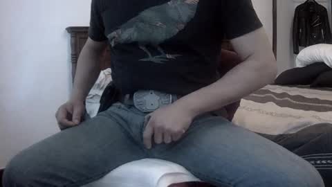 Snapshot of badhombremx chatting on May 2026 01:38:01 PM Mexican livin Off the Wall online show from May 2026 01:38:01 PM