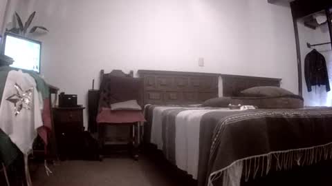 Snapshot of badhombremx chatting on June 2026 02:11:01 AM Mexican livin Off the Wall online show from June 2026 02:11:01 AM