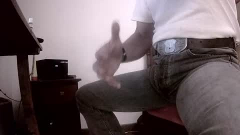 Snapshot of badhombremx chatting on June 2026 05:12:01 AM Mexican livin Off the Wall online show from June 2026 05:12:01 AM