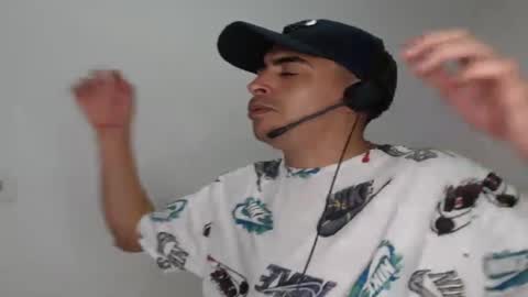 Snapshot of badjuanhot chatting on December 2024 01:50:02 AM Juan Help us reach 100 likes online show from December 2024 01:50:02 AM