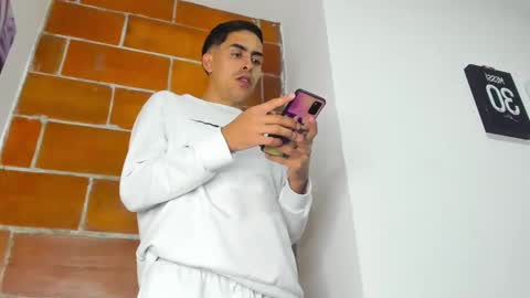 Snapshot of badjuanhot chatting on December 2024 05:05:02 AM Juan Help us reach 100 likes online show from December 2024 05:05:02 AM