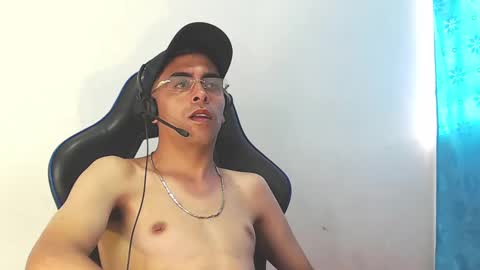 Snapshot of badjuanhot chatting on February 2025 07:17:02 PM Juan Help us reach 100 likes online show from February 2025 07:17:02 PM