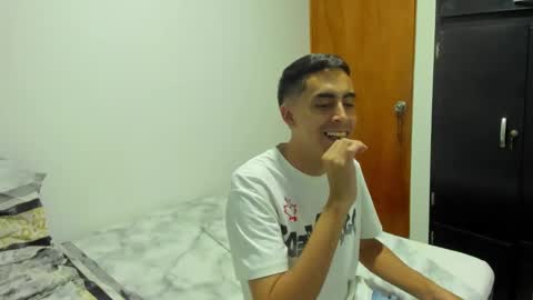 Snapshot of badjuanhot chatting on September 2025 01:49:02 AM Juan Help us reach 100 likes online show from September 2025 01:49:02 AM